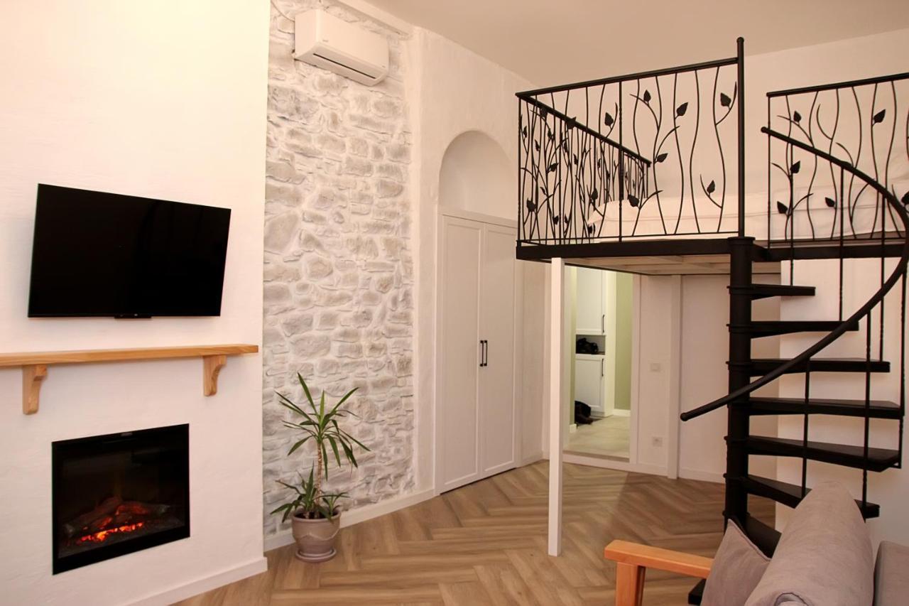 Historical Old City Apartament, Старе Місто , 2 Спальні, Балкон-Тераса, 85 Кв М Kamianets-Podilsky Chambre photo